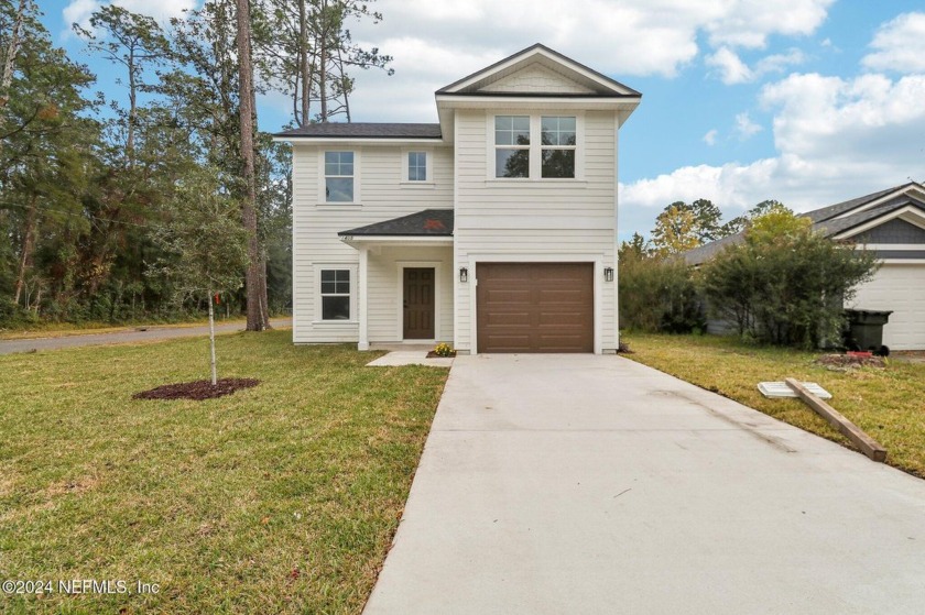 WOW!  Don't miss this NEW CONSRUCTION GEM ....FREE OF HOA AND - Beach Home for sale in Green Cove Springs, Florida on Beachhouse.com