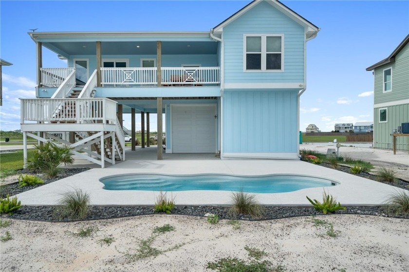 Ready for immediate occupancy! This beautifully landscaped - Beach Home for sale in Rockport, Texas on Beachhouse.com