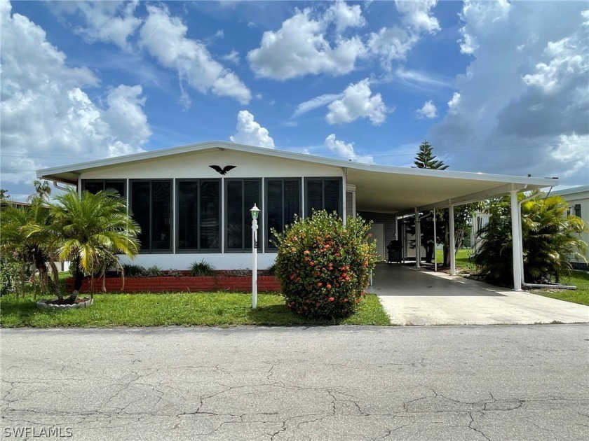 Welcome to your new home! This beautiful 2 bedroom, 2 bath - Beach Home for sale in North Fort Myers, Florida on Beachhouse.com