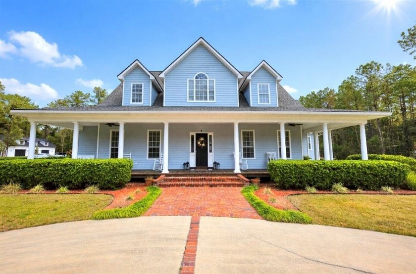 Welcome to this stunning two-story home located in the desirable - Beach Home for sale in Woodbine, Georgia on Beachhouse.com