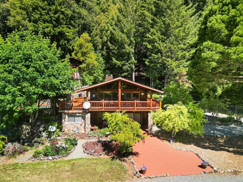 Escape the hustle and bustle of everyday life and discover a - Beach Home for sale in Crescent City, California on Beachhouse.com