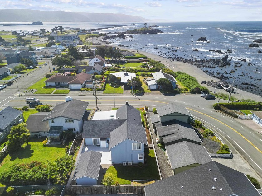 Don't miss this rare opportunity to own a fully furnished - Beach Home for sale in Crescent City, California on Beachhouse.com