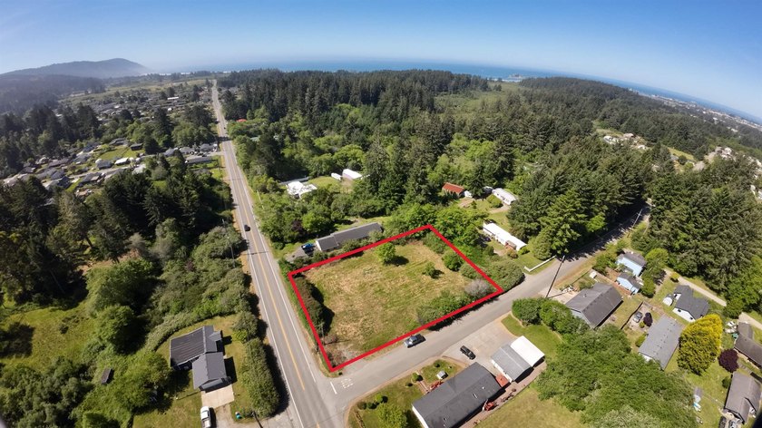 304 Humboldt Rd offers a rare opportunity to build your dream - Beach Lot for sale in Crescent City, California on Beachhouse.com