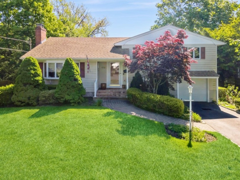 Charming Split-Level Riverfront Home In Swan Lake Estates - Beach Home for sale in Patchogue, New York on Beachhouse.com
