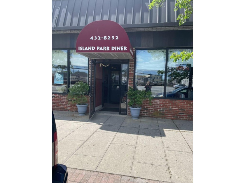 SELLING THE RESTAUANT BUSINESS NOT THE BUILDING!
Come See this - Beach Commercial for sale in Island Park, New York on Beachhouse.com