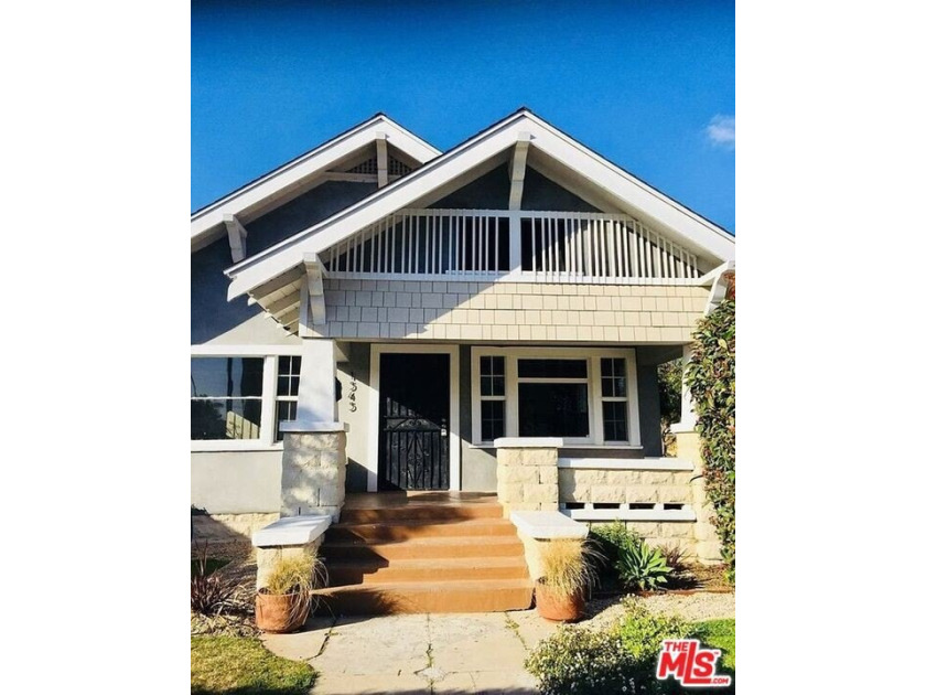 Great opportunity for a 1031 investor. 5 units located blocks - Beach Home for sale in Long Beach, California on Beachhouse.com