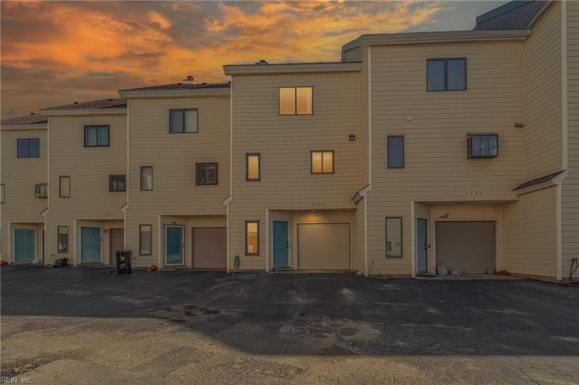 Welcome to this modern and beautifully updated three-story - Beach Townhome/Townhouse for sale in Norfolk, Virginia on Beachhouse.com