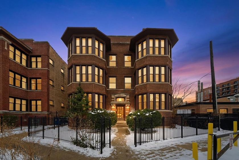 Nestled between two parks on a quiet one-way, tree-lined street - Beach Condo for sale in Chicago, Illinois on Beachhouse.com
