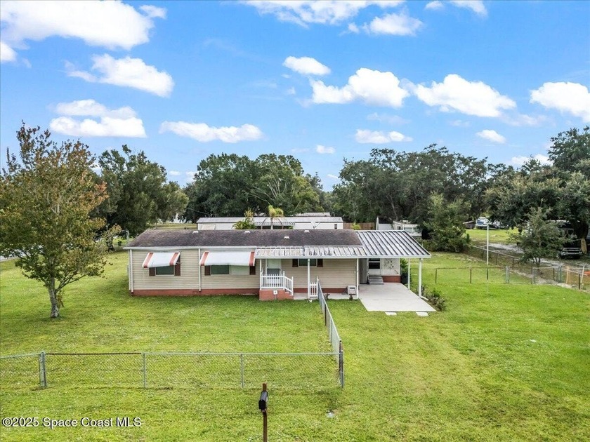Spacious 3BR/2BA manufactured home on a rare .43-acre oversized - Beach Home for sale in Cocoa, Florida on Beachhouse.com