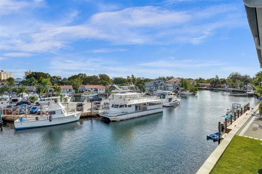 Beautiful remodeled waterfront unit with gorgeous water views! - Beach Condo for sale in North Miami, Florida on Beachhouse.com