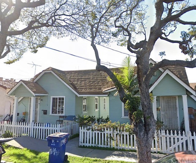 Here's an opportunity to own a Triplex in Wilmington! Located - Beach Home for sale in Wilmington, California on Beachhouse.com