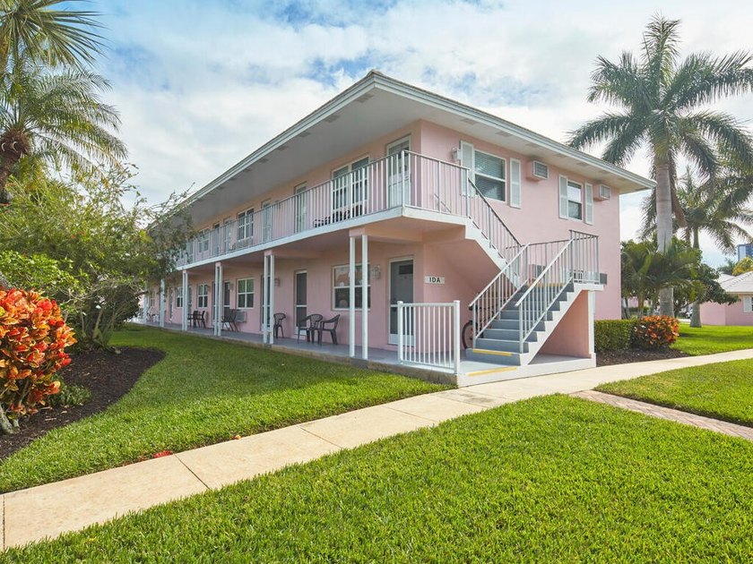 Exceptional opportunity to own a 2 bedroom residence in charming - Beach Condo for sale in Marco Island, Florida on Beachhouse.com