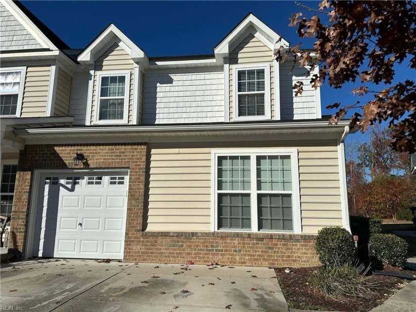 Make this spacious 4 bed, 3 bath end unit townhome yours!  Shows - Beach Townhome/Townhouse for sale in Suffolk, Virginia on Beachhouse.com