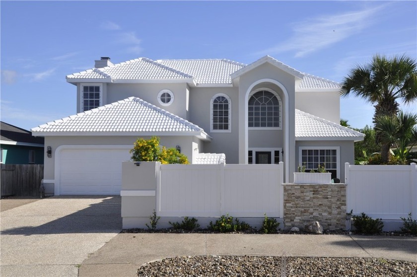 Beautifully renovated waterfront home on an east-facing canal in - Beach Home for sale in Corpus Christi, Texas on Beachhouse.com