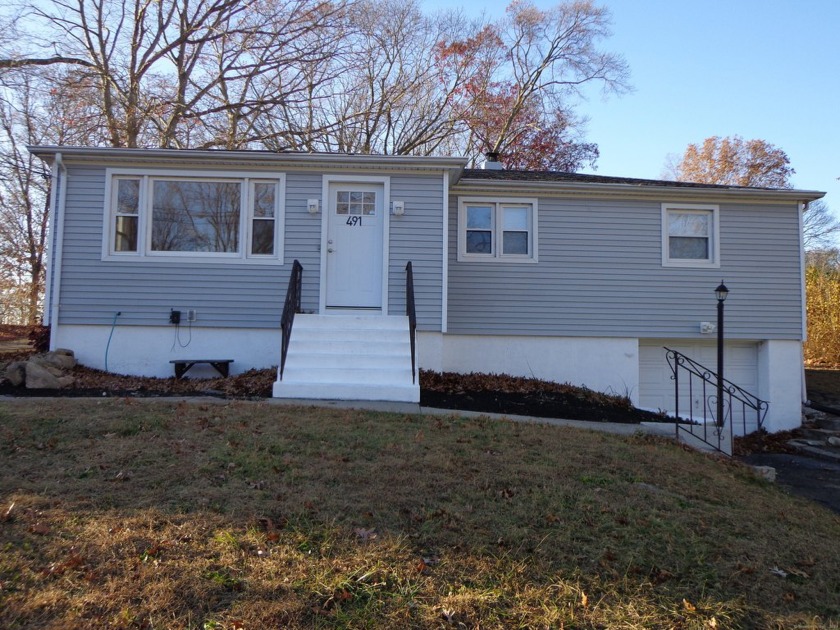 This charming single family ranch house features great 1 floor - Beach Home for sale in East Haven, Connecticut on Beachhouse.com