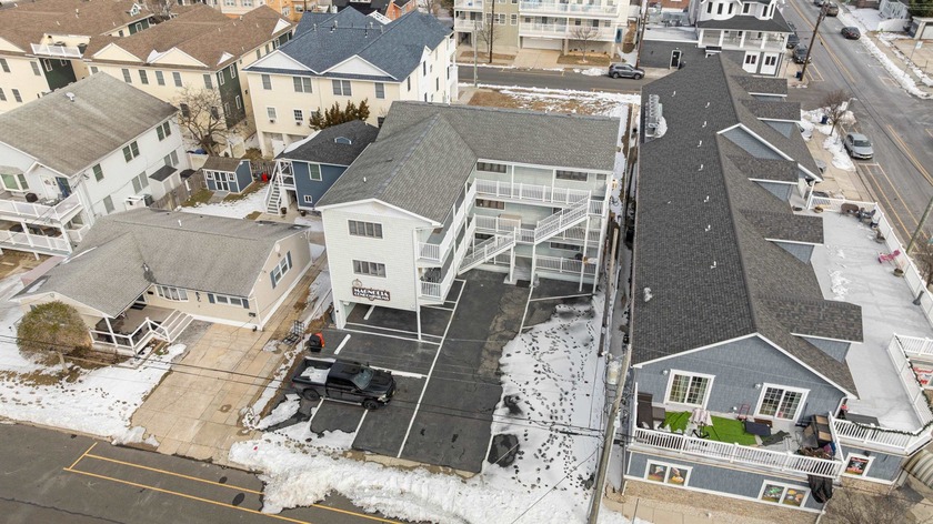 Welcome to your perfect Wildwood getaway! This charming - Beach Condo for sale in Wildwood, New Jersey on Beachhouse.com