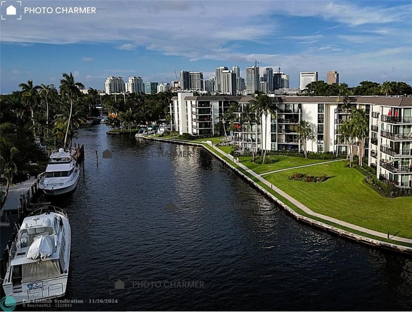 Light and bright with east facing views of the pool and south - Beach Condo for sale in Fort Lauderdale, Florida on Beachhouse.com