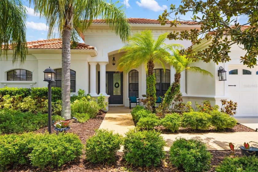 Blending character with that sought-after *feels like home* vibe - Beach Home for sale in Lakewood Ranch, Florida on Beachhouse.com