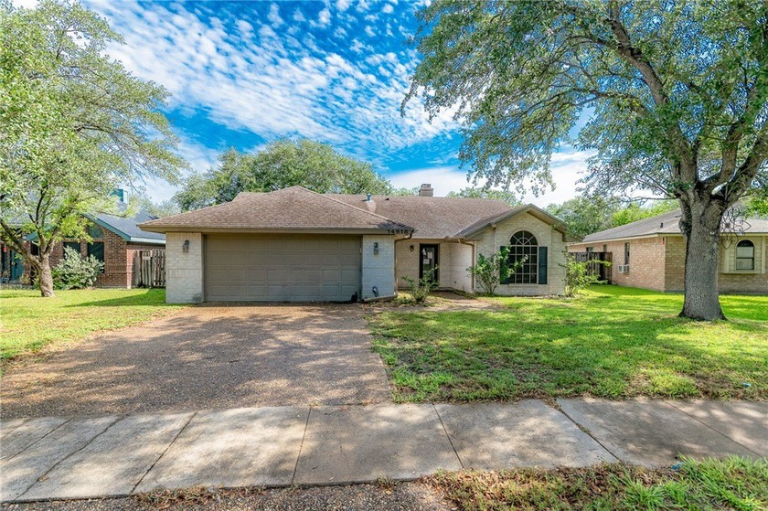Welcome to this 3-bedroom, 2-bathroom brick home located in the - Beach Home for sale in Corpus Christi, Texas on Beachhouse.com
