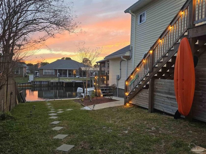 ~~ OPEN HOUSE SAT/MAY 3RD - 2:30PM-5PM ~~ WATERFRONT CANAL HOME - Beach Home for sale in Gulf Breeze, Florida on Beachhouse.com