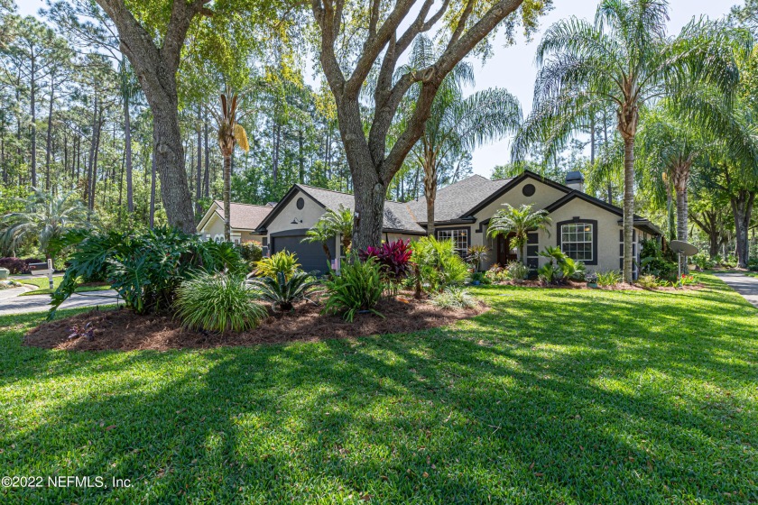 This is the one you've been waiting for! POOL, beautiful golf - Beach Home for sale in Fleming Island, Florida on Beachhouse.com
