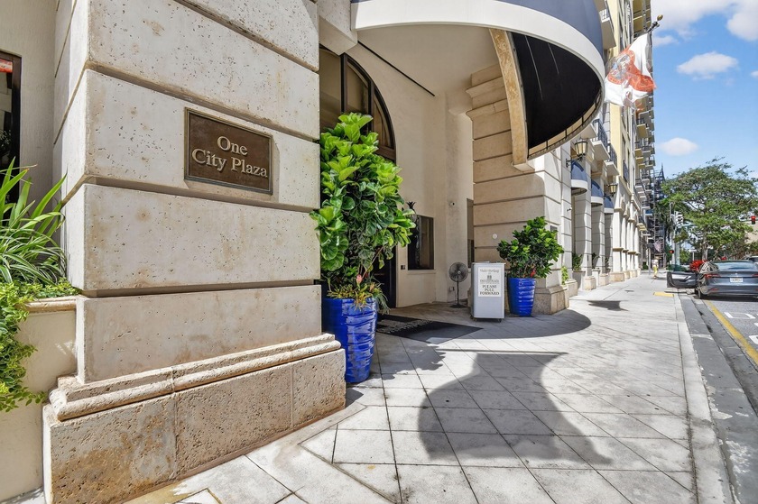 Newly renovated 2 story 1/1.5 condo in trendy One City Plaza in - Beach Condo for sale in West Palm Beach, Florida on Beachhouse.com