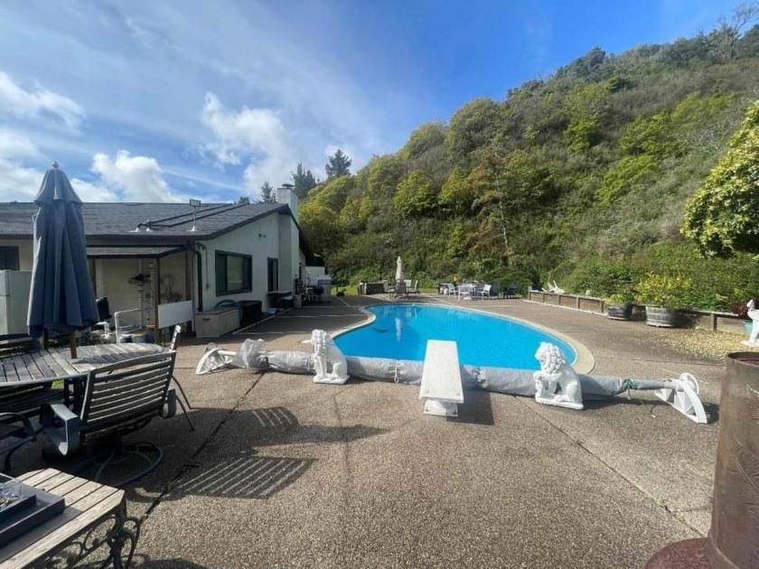 Welcome to this fantastic, privately located, Single story home - Beach Home for sale in Pacifica, California on Beachhouse.com