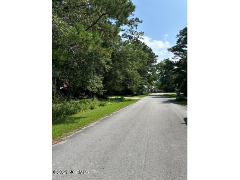 An ideal location for your new home.  This building lot is - Beach Lot for sale in Oriental, North Carolina on Beachhouse.com