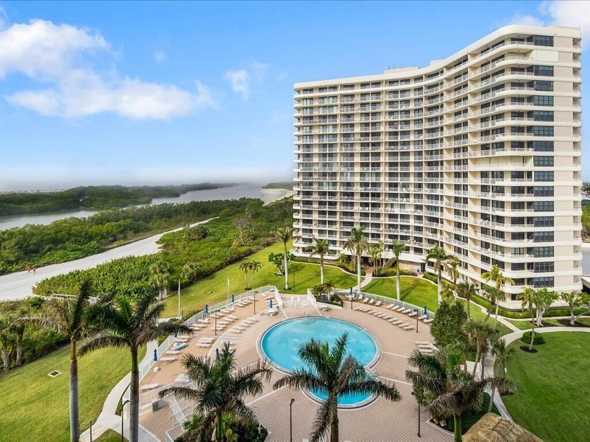 Best 2 bedroom 2 bath beachfront condominium price and YES, you - Beach Condo for sale in Marco Island, Florida on Beachhouse.com