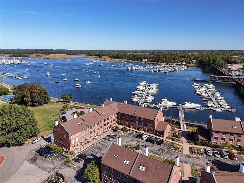 Welcome to waterfront living at Rivers Edge, one of - Beach Condo for sale in Newburyport, Massachusetts on Beachhouse.com