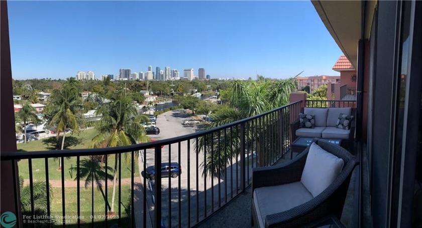 Largest One Bedroom Floorplan in River Reach! Top floor with - Beach Condo for sale in Fort Lauderdale, Florida on Beachhouse.com