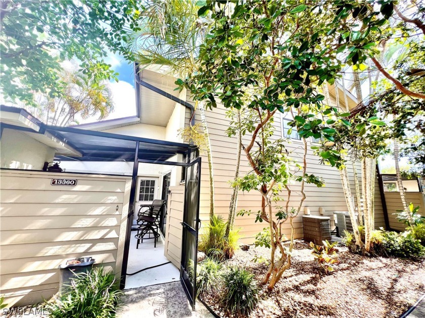 Enjoy this enchanting townhome retreat within a gorgeous setting - Beach Townhome/Townhouse for sale in Fort Myers, Florida on Beachhouse.com