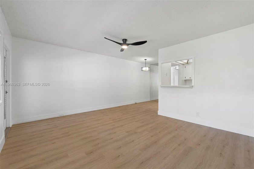 Welcome to Century Village! Spacious 1 bedroom 1 bath unit. New - Beach Condo for sale in Deerfield Beach, Florida on Beachhouse.com