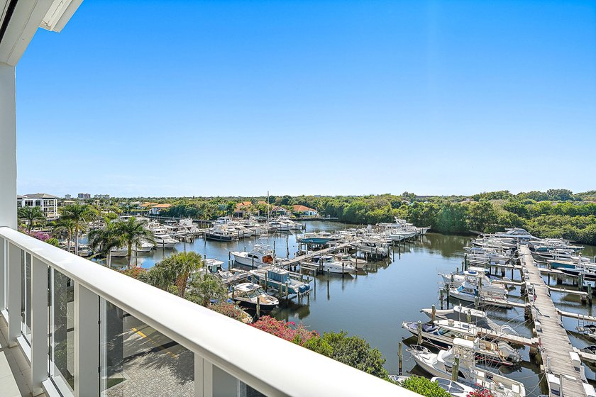 RARELY available PENTHOUSE with direct southern exposure. Luxury - Beach Condo for sale in Palm Beach Gardens, Florida on Beachhouse.com