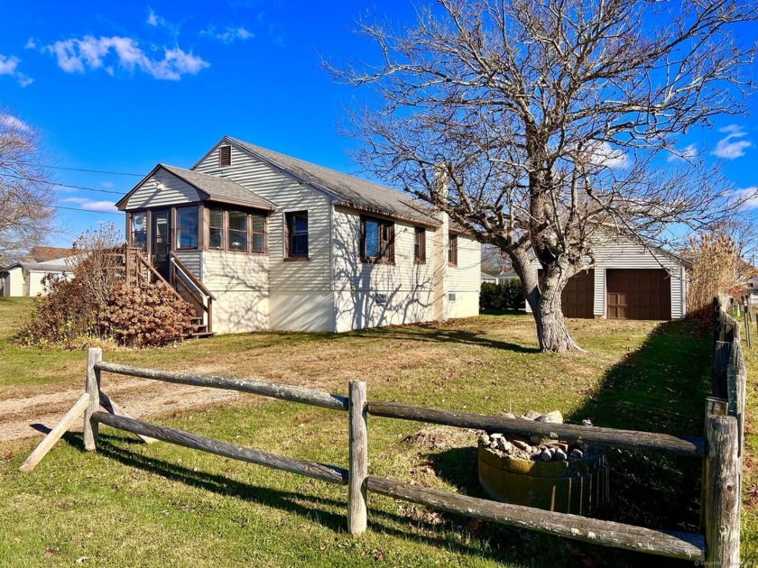 Just one block from the beach, this delightful 3-bedroom - Beach Home for sale in Old Lyme, Connecticut on Beachhouse.com