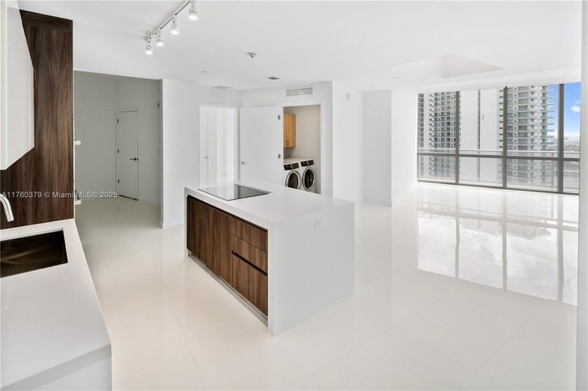 This spectacular, 2 bedrooms + den 3 full baths unit in - Beach Condo for sale in Miami, Florida on Beachhouse.com