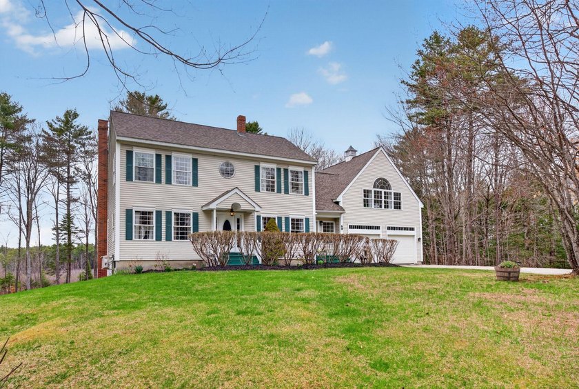 Welcome to 68 Adams Way, a beautifully appointed home tucked - Beach Home for sale in Freeport, Maine on Beachhouse.com