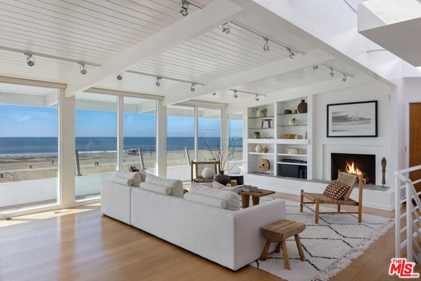 Perched on the bluffs of the highly-coveted Santa Monica Canyon - Beach Home for sale in Santa Monica, California on Beachhouse.com