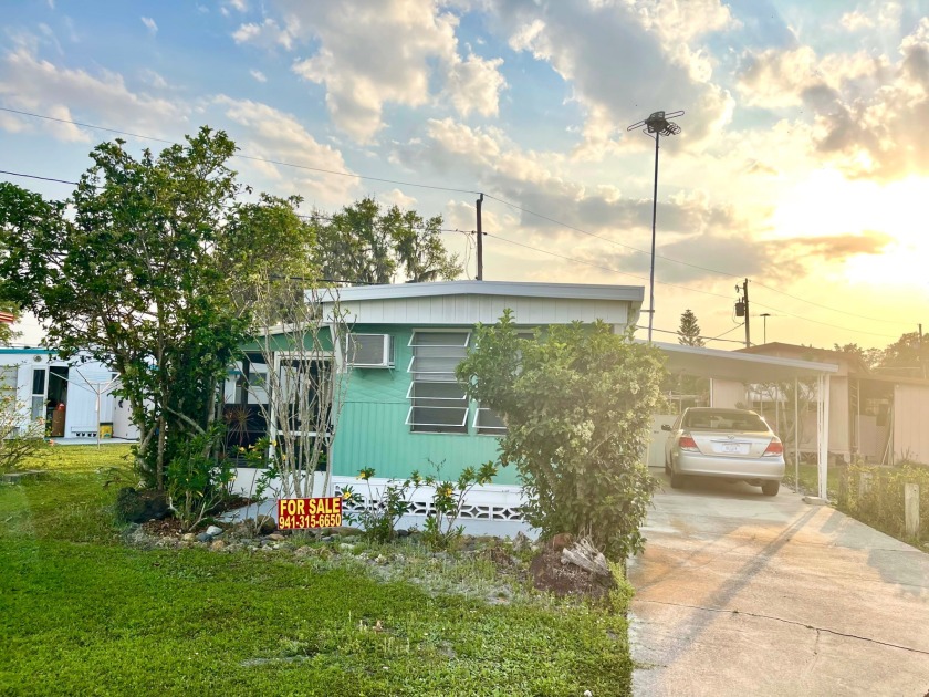 Lovely 1bd, 1bth home in the charming 55+ community of Coach - Beach Home for sale in Palmetto, Florida on Beachhouse.com