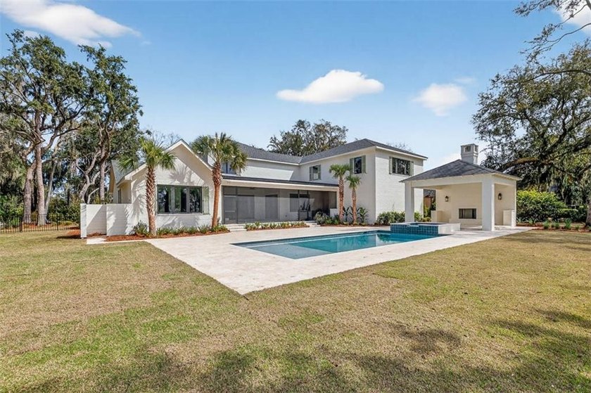 Magnificent and truly rare, this exceptional 0.75-acre estate - Beach Home for sale in Saint Simons, Georgia on Beachhouse.com