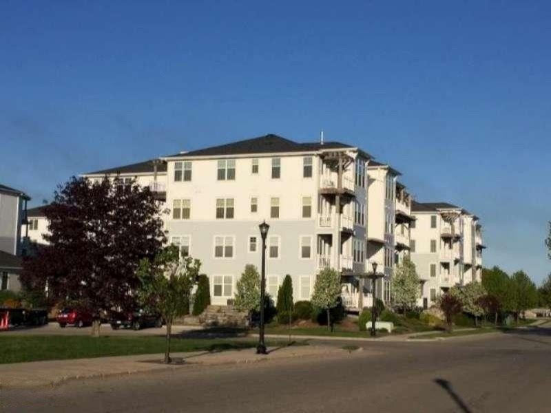 This welcoming 3rd floor corner unit is located in the heart of - Beach Condo for sale in Ludington, Michigan on Beachhouse.com