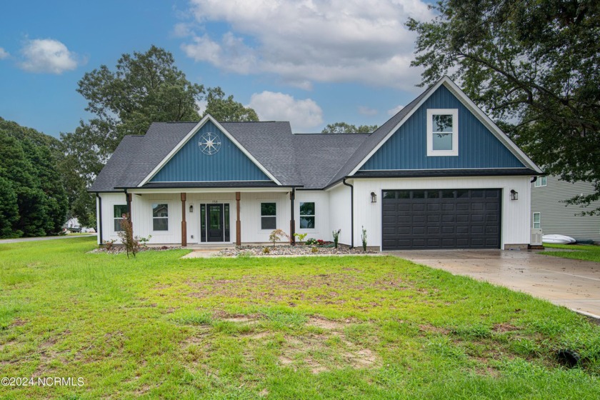 Welcome home to River Oaks Plantation! 158 Deepwater Drive is a - Beach Home for sale in Stella, North Carolina on Beachhouse.com