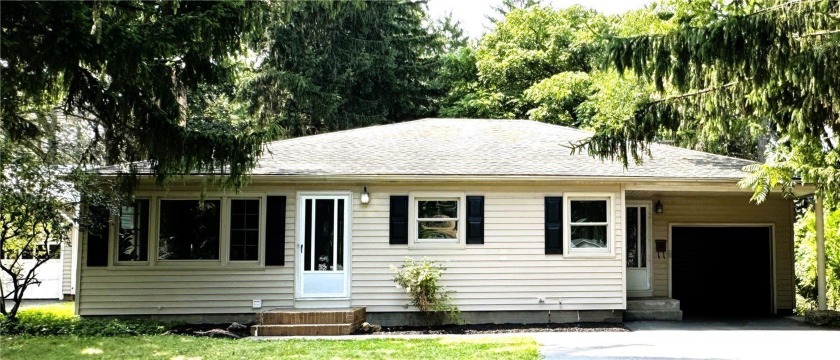 Beautifully remodeled 3 bedroom, 2 bath ranch home in West - Beach Home for sale in Irondequoit, New York on Beachhouse.com