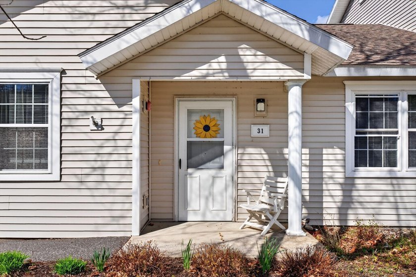 Turnkey and thoughtfully updated, this 2-bedroom, 1 bath - Beach Condo for sale in Brunswick, Maine on Beachhouse.com
