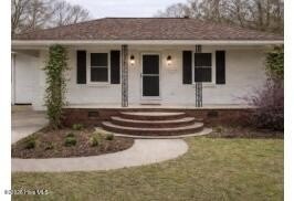 Cute 3 bed, 2 bath home located in the desirable township of - Beach Home for sale in Washington, North Carolina on Beachhouse.com