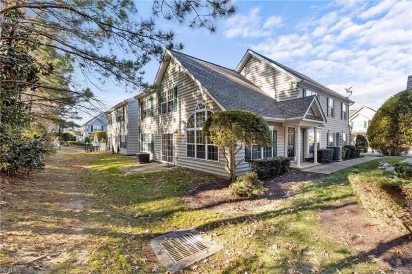 This charming 2-story condo features a loft overlooking the - Beach Townhome/Townhouse for sale in Suffolk, Virginia on Beachhouse.com