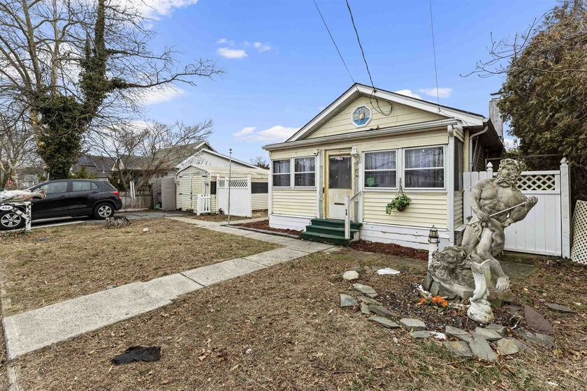 Your coastal retreat awaits! Discover one of the most affordably - Beach Home for sale in Villas, New Jersey on Beachhouse.com