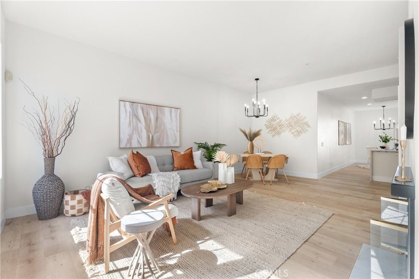 Located in a desirable lakefront community, this beautifully - Beach Condo for sale in Rancho Santa Margarita, California on Beachhouse.com