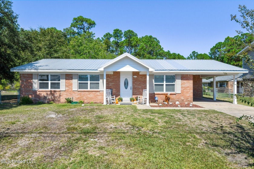 100% financing available! Wonderful, remodeled home in much - Beach Home for sale in Pass Christian, Mississippi on Beachhouse.com