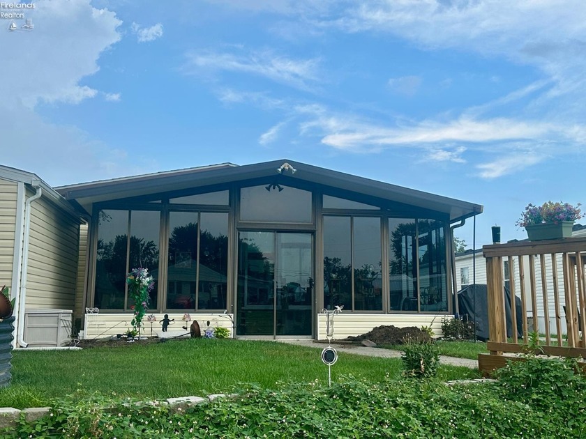 WATERFRONT LIVING with Your Own Dock Right Outside Your Door! - Beach Home for sale in Port Clinton, Ohio on Beachhouse.com